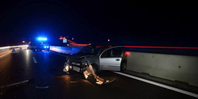 Münchenstein BL - Geisterfahrer verursacht Verkehrsunfall auf der A18