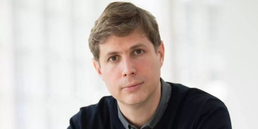Der Autor Daniel Kehlmann ist kein Fan von historischen Romanen - aber schreibt selber welche. Foto: picture alliance / Arne Dedert/dpa