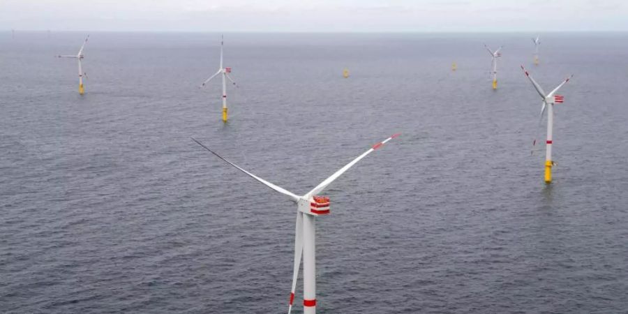 Windräder des Offshore-Windparks «Nordsee 1» vor der ostfriesischen Insel Spiekeroog. Foto: picture alliance / Ingo Wagner/dpa