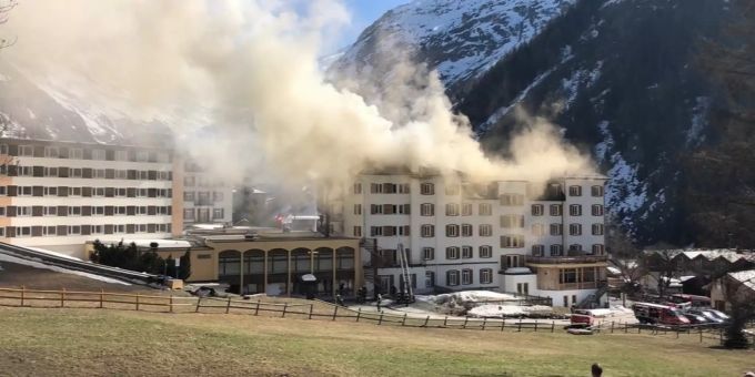 Am Samstag brannte eine Ferienanlage in Zinal VS. Zinal