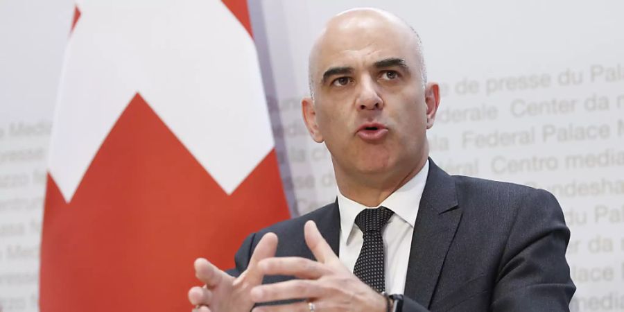 Bundesrat Alain Berset warnt vor Rückschlägen bei der Bekämpfung des Coronavirus. (Archivbild)