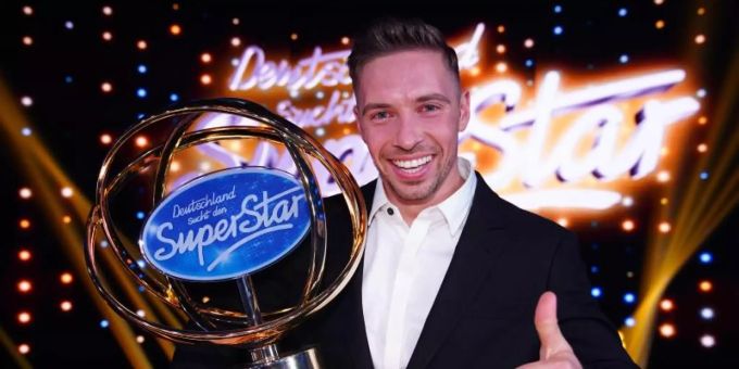 Bitte ausfüllen - DSDS-Sieger will RTL seine Bühnen-Looks abkaufen!