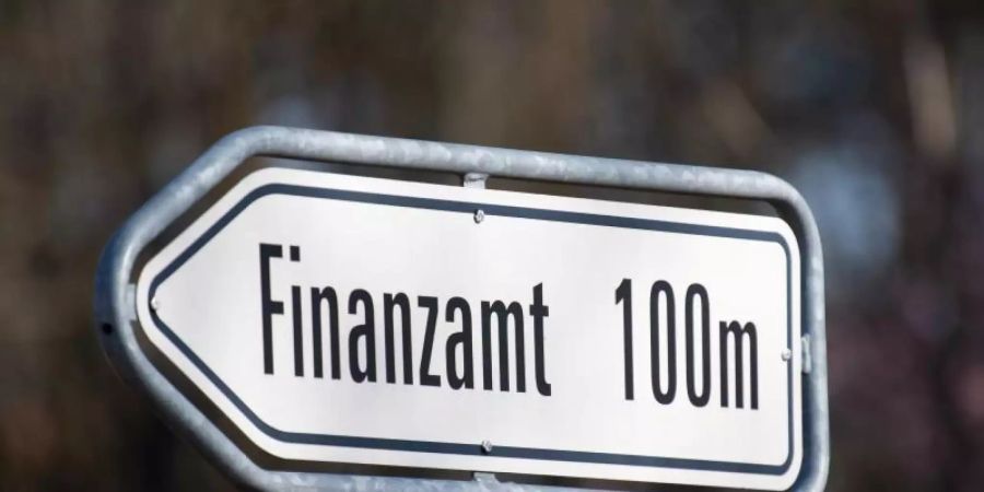 In den Finanzämtern von Berlin und Hamburg geht die Bearbeitung der Steuererklärung am schnellsten. Foto: Soeren Stache/dpa-Zentralbild/dpa
