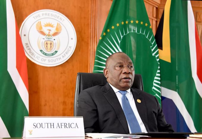 Cyril Ramaphosa, Präsident von Südafrika, spricht beim China-Afrika-Gipfel zur Eindämmung der Corona-Pandemie. Südafrikas Präsident Cyril Ramaphosa hat angesichts steigender Infektionszahlen in der Öffentlichkeit eine erneute Verschärfung der Corona-Restriktionen angekündigt. Südafrikas Präsident Ramaphosa