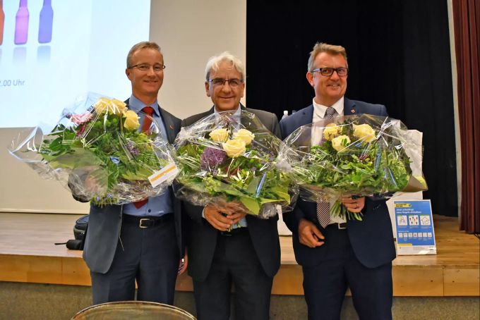 Die abtretenden Gesichter aus dem Einsiedler Rathaus (v.l.n.r.): Bezirksrat Stefan Kälin, Landschreiber Peter Eberle und Bezirksrat Meny Kälin. Bezirksrat alt