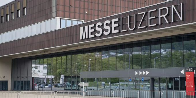 Die Messe Luzern auf der Allmend in Luzern. parlament luzern