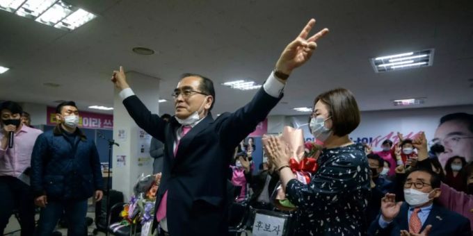 Seoul - Überläufer aus Nordkorea gewinnt Direktmandat bei Wahl in Südkorea