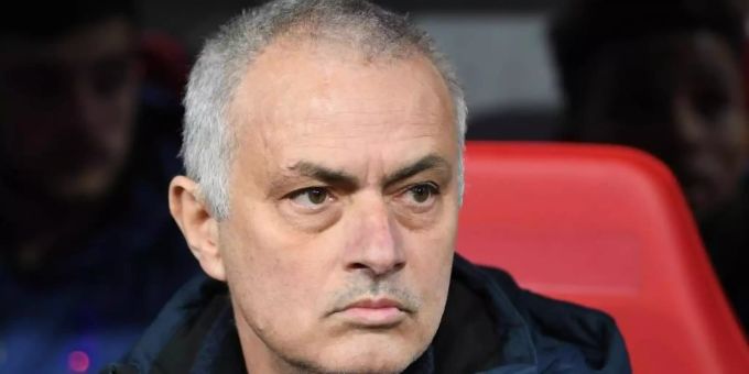 Muss wohl auf viele Verstärkungen für Tottenham Hotspur verzichten: Trainer José Mourinho. Foto: Hendrik Schmidt/dpa-Zentralbild/dpa Muss wohl auf viele Verstärkungen für Tottenham Hotspur verzichten: Trainer José Mourinho. Foto: Hendrik Schmidt/dpa-Zentralbild/dpa