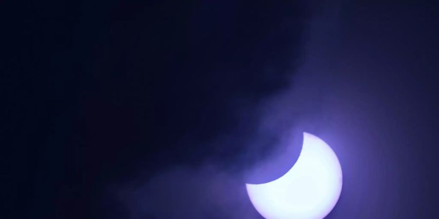 Bei der ringförmigen Sonnenfinsernis bleibt ein leuchtender Ring sichtbar