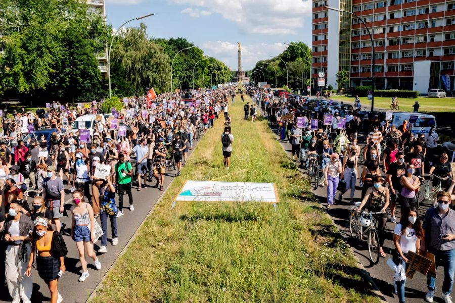 Rund 1500 Personen nahmen an dem Demozug teil.