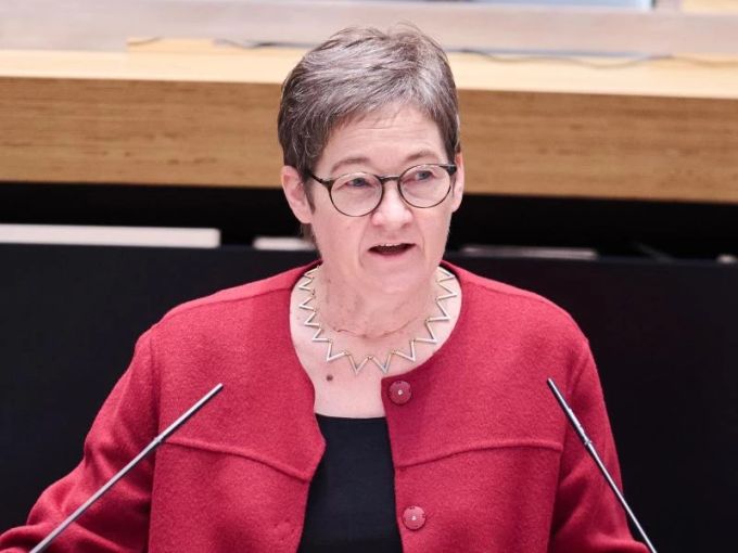 Ulrike Gote (Bündnis 90/Die Grünen) spricht über die Testkapazitäten in Berlin. Foto: Annette Riedl/dpa Ulrike Gote (Bündnis 90/Die Grünen) spricht über die Testkapazitäten in Berlin. Foto: Annette Riedl/dpa
