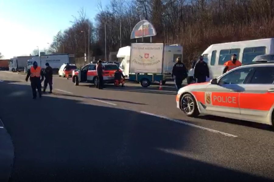 Auf der Belpstrasse wurden etliche Freiheitstrychler angehalten.