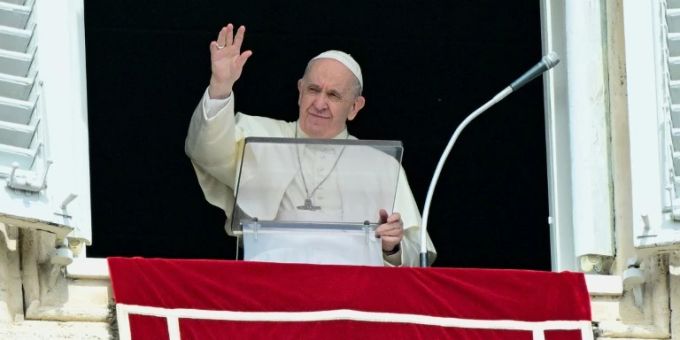 Papst Franziskus vor dem Angelus-Gebet Papst Franziskus vor dem Angelus-Gebet