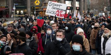 Coronavirus - Demo gegen die Corona-Massnahmen in Berlin