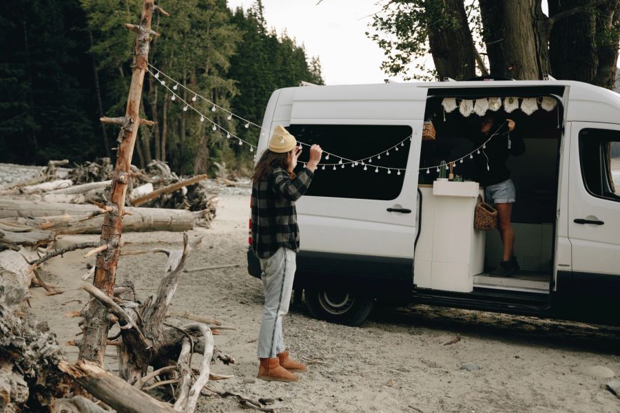 Wer vorhat, in seinem Camper zu kochen, sollte darauf achten, dass man darin stehen kann.