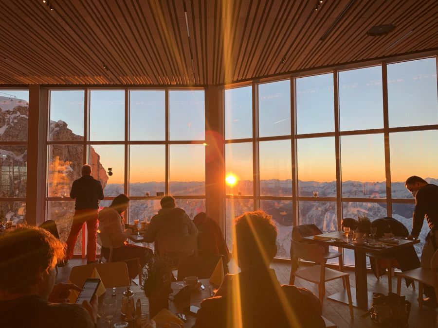 Sonnenaufgang Restaurant Zugspitze Bergpanorama