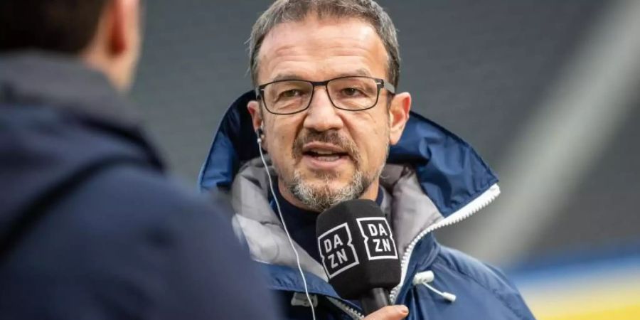 Fredi Bobic, Geschäftsführer von Hertha BSC, spricht im DAZN-Interview vor dem Spiel gegen den 1. FC Köln. Foto: Andreas Gora/dpa