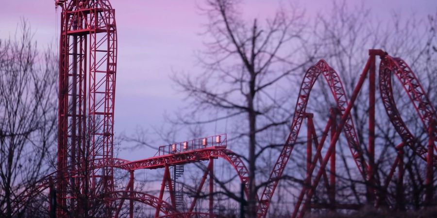 Noch stehen die Bahnen still, aber das ändert sich in Belantis an diesem Wochenende: Dann ist Saisonstart in dem sächsischen Freizeitpark.