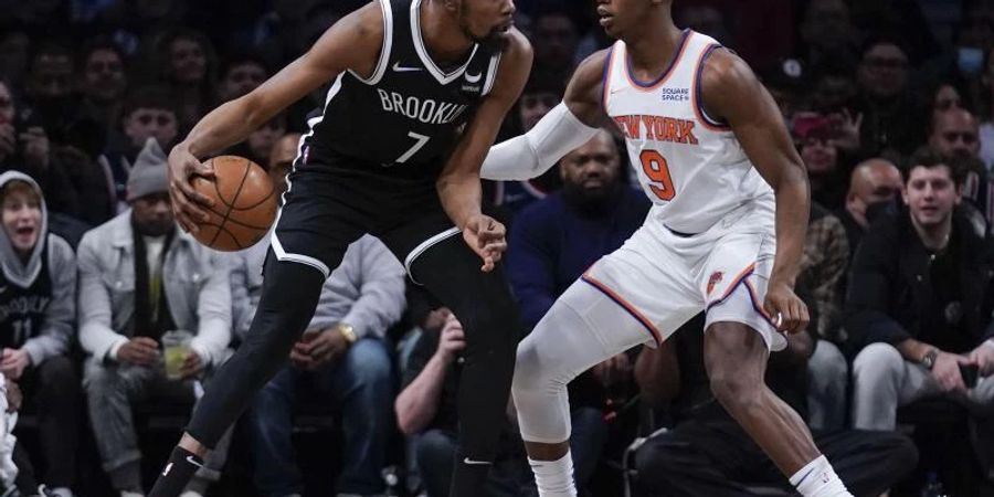 Führte die Nets im New-York-Duell zum Sieg: Kevin Durant (l). Foto: Seth Wenig/AP/dpa