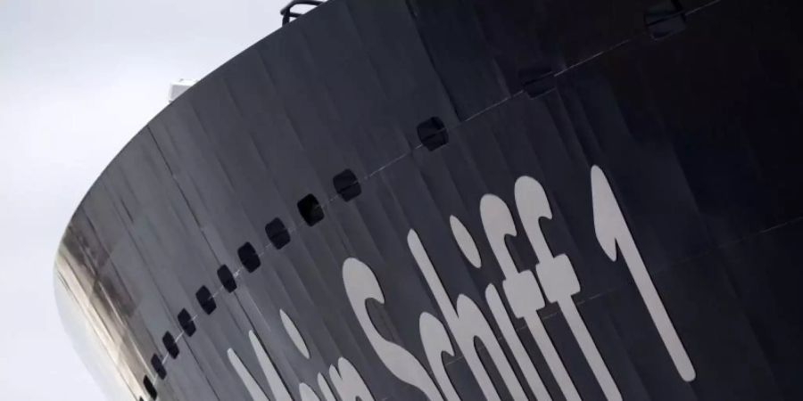 In Kiel dürfen die Gäste von «Mein Schiff 1» am Donnerstag (5. November) nicht an Bord gehen. Foto: Andrea Warnecke/dpa-tmn