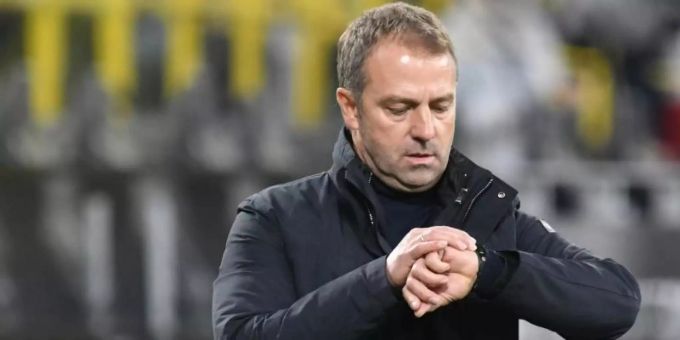 Will sich derzeit nicht mit dem Thema Bundestrainer befassen: Bayern-Coach Hansi Flick. Foto: Bernd Thissen/dpa-Pool/dpa Will sich derzeit nicht mit dem Thema Bundestrainer befassen: Bayern-Coach Hansi Flick. Foto: Bernd Thissen/dpa-Pool/dpa