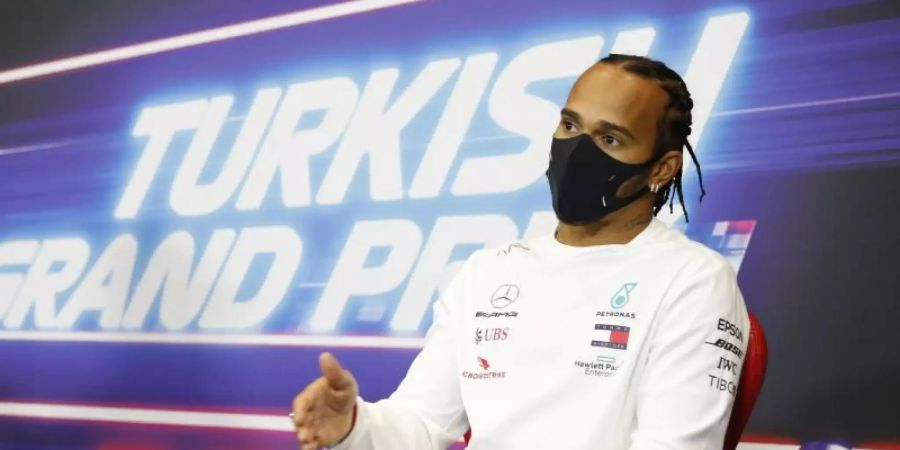 Lewis Hamilton war von der rutschigen Strecke in Istanbul überrascht. Foto: Antonin Vincent/POOL DPPI/AP/dpa