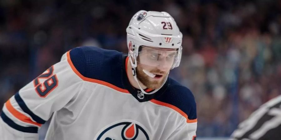 Leon Draisaitl von den Edmonton Oilers in Aktion. Foto: Brian Mcwalters/CSM via ZUMA Wire/dpa