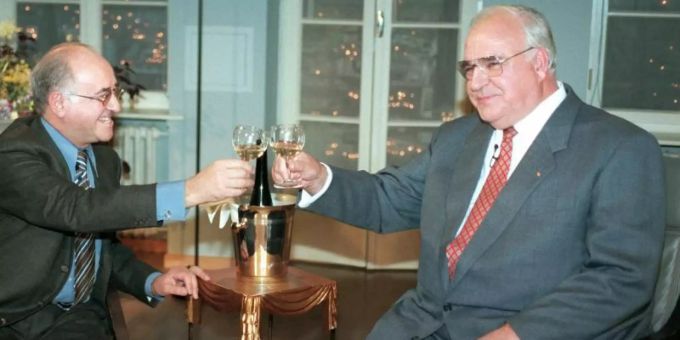 Der damalige Bundeskanzler Helmut Kohl (CDU) in der Sendung "Boulevard Bio". Foto: picture alliance / dpa Der damalige Bundeskanzler Helmut Kohl (CDU) in der Sendung "Boulevard Bio". Foto: picture alliance / dpa