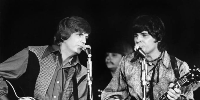 Die Everly Brothers, Phil Everly (l) und Bruder Don (r) im Dezember 1970 in Las Vegas. the everly brothers