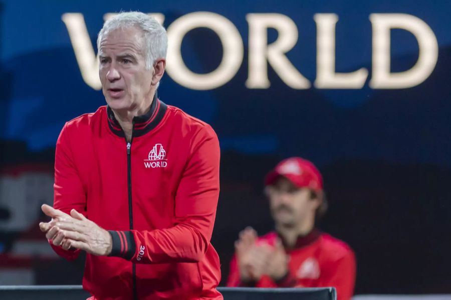 John McEnroe sagte, dass Emma Raducanu unter dem Druck zerbrach.