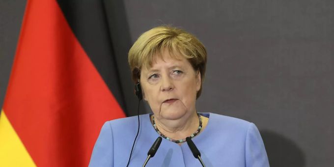 dpatopbilder - Deutschlands Bundeskanzlerin Angela Merkel (CDU) nimmt an einer gemeinsamen Pressekonferenz mit dem albanischen Premierminister Rama teil. Wenige Wochen vor ihrem Ausscheiden aus der Politik hat Merkel das Interesse Deutschlands an den Westbalkan-Staaten bekräftigt. Foto: Franc Zhurda/AP/dpa dpatopbilder - Deutschlands Bundeskanzlerin Angela Merkel (CDU) nimmt an einer gemeinsamen Pressekonferenz mit dem albanischen Premierminister Rama teil. Wenige Wochen vor ihrem Ausscheiden aus der Politik hat Merkel das Interesse Deutschlands an den Westbalkan-Staaten bekräftigt. Foto: Franc Zhurda/AP/dpa