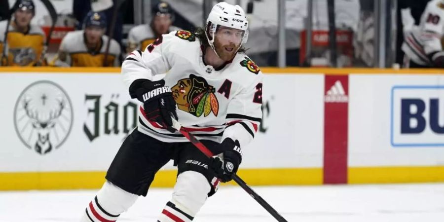 Der Verteidiger der Chicago Blackhawks, Duncan Keith (2), auf dem Eis. Foto: Mark Humphrey/AP/dpa