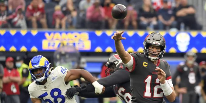 Tom Brady musste mit den Tampa Bay Buccaneers in der NFL eine weitere Niederlage hinnehmen. NFL
