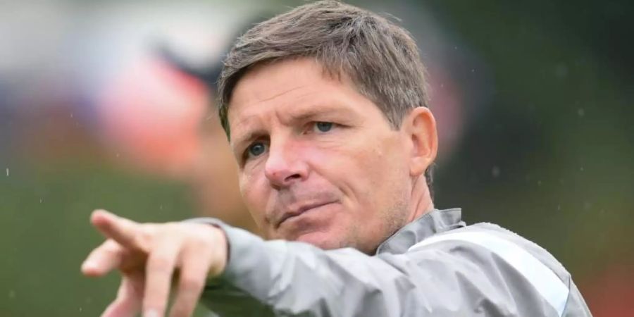 Steht mit Frankfurt in Antwerpen unter Druck: Eintracht-Coach Oliver Glasner. Foto: Arne Dedert/dpa