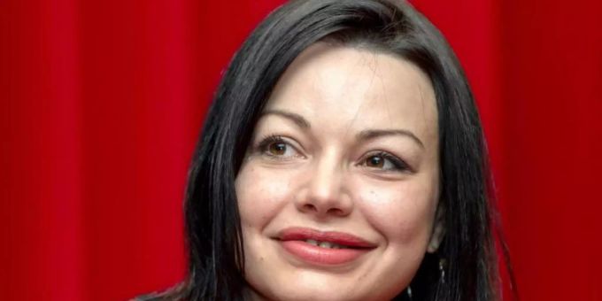 Die Schauspielerin Cosma Shiva Hagen braucht nicht viel Platz. Foto: Robert Michael/dpa-Zentralbild/dpa Die Schauspielerin Cosma Shiva Hagen braucht nicht viel Platz. Foto: Robert Michael/dpa-Zentralbild/dpa