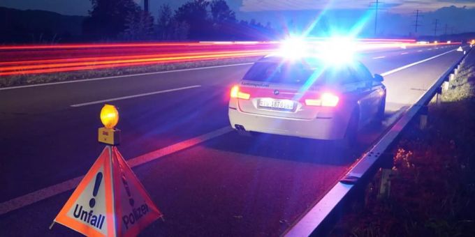 Ein Wagen der Kantonspolizei Thurgau an einem Umfallort.