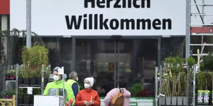Ist auf einem Produkt oder Werbung ein Testsiegel zu sehen, dann muss auch erkennbar sein, wo die Testergebnisse nachzulesen sind. Ein Baumarkt war in einem Gerichtsstreit zu dem Thema unterlegen. Foto: Robert Jaeger/APA/dpa Ist auf einem Produkt oder Werbung ein Testsiegel zu sehen, dann muss auch erkennbar sein, wo die Testergebnisse nachzulesen sind. Ein Baumarkt war in einem Gerichtsstreit zu dem Thema unterlegen. Foto: Robert Jaeger/APA/dpa