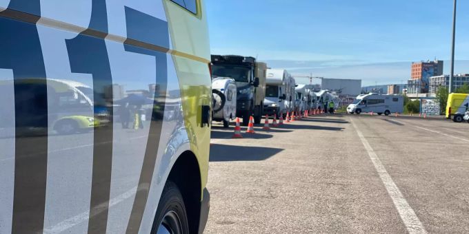 Am Samstag konnten Basler Besitzerinnen und Besitzer von Wohnwagen und Wohnmobilen ihre Fahrzeuge einem unentgeltlichen Sicherheitscheck unterziehen. Sicherheitscheck
