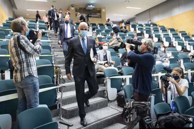 Bundesrat Alain Berset erscheint zu einem Point de Presse im Kantonsspital St. Gallen zur Covid-Situation, am 12. Oktober 2020, in St. Gallen. Alain Berset Kantonsspital St. Gallen