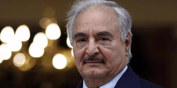 Der lybische Warlord Chalifa Haftar soll von einem Trump-Unterstützer beraten worden sein, so die UN. Foto: Thanassis Stavrakis/AP/dpa Der lybische Warlord Chalifa Haftar soll von einem Trump-Unterstützer beraten worden sein, so die UN. Foto: Thanassis Stavrakis/AP/dpa