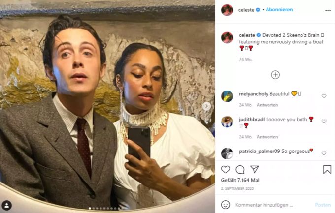 Sony Hall und Freundin Celeste posieren für Instagram. celeste