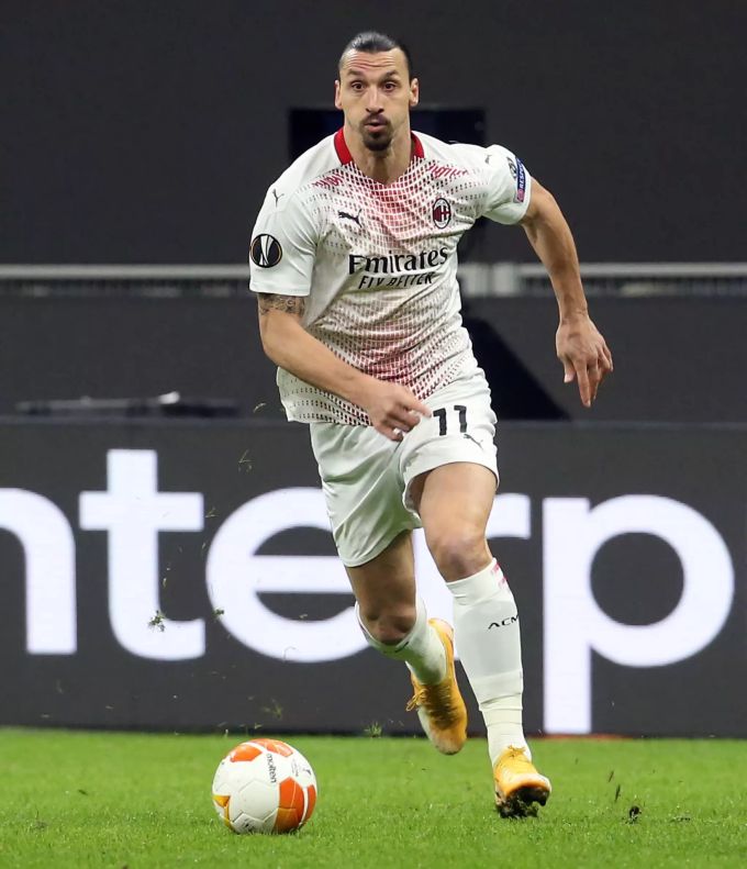 Improvisiert auch neben dem Platz gerne: Zlatan Ibrahimovic. Zlatan Ibrahimovic