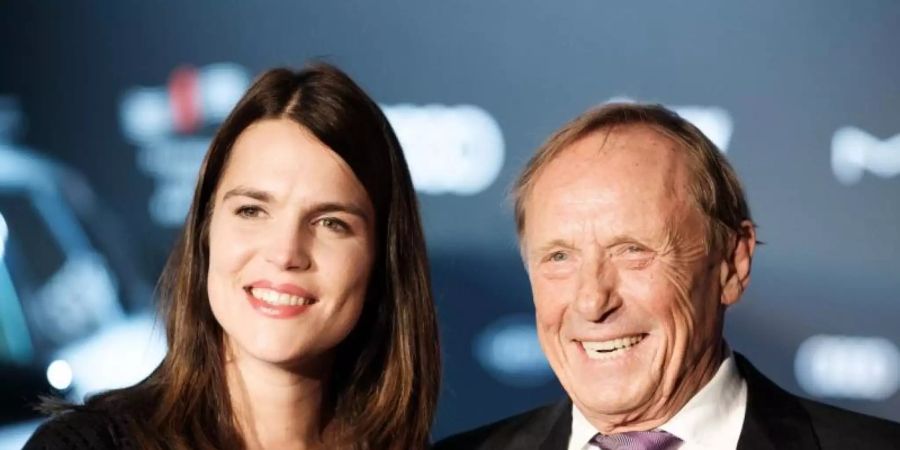 Schauspieler Claus Theo Gärtner und seine Frau Sarah sind sich näher denn je. Foto: picture alliance / dpa