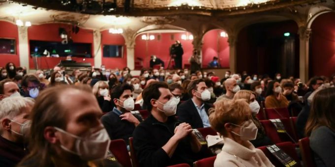 Theatervorstellung im Berliner Ensemble Theatervorstellung im Berliner Ensemble