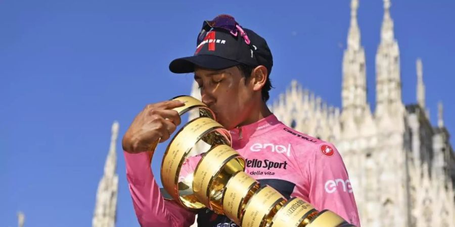 Egan Bernal wird nach seinem Giro-Sieg in der Heimat gefeiert. Foto: Fabio Ferrari/LaPresse via ZUMA Press/dpa