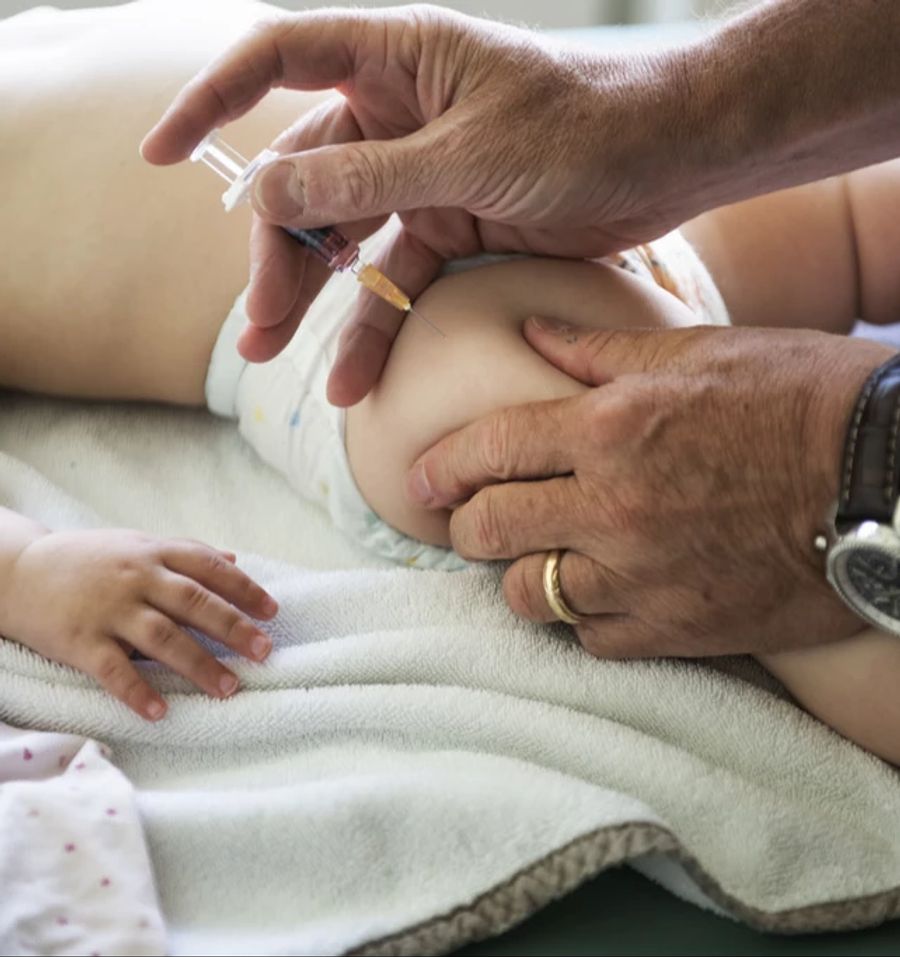 Das Wort «neu» im Zusammenhang mit einer Impfung verunsichert aber einige Eltern, wie eine Kinderärztin beobachtet. (Symbolbild)