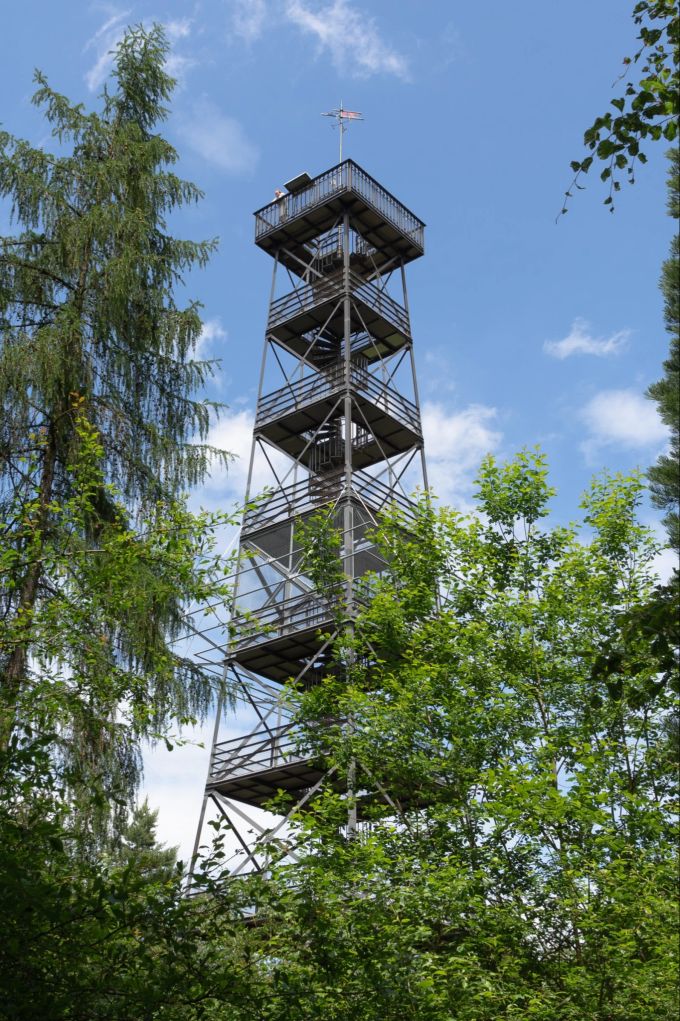 Kein Wunder, nennt man den 30,2 Meter hohen Eschenbergturm im Volksmund liebevoll Zürcher Eiffelturm. Aussicht Eschenbergturm Winterthur