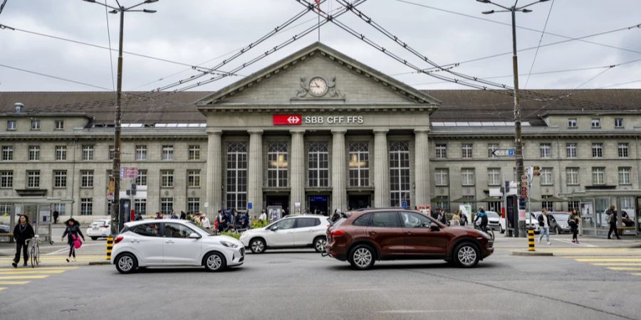 Bahnhof Biel Bussen Polizeikontrollen