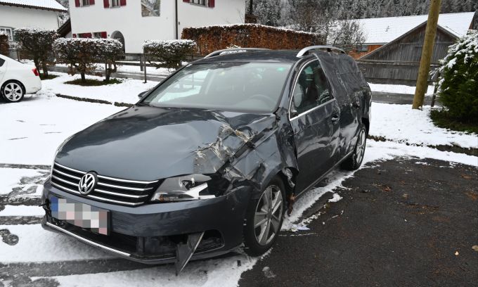 Am Auto entstand ein Sachschaden. Sachschaden.