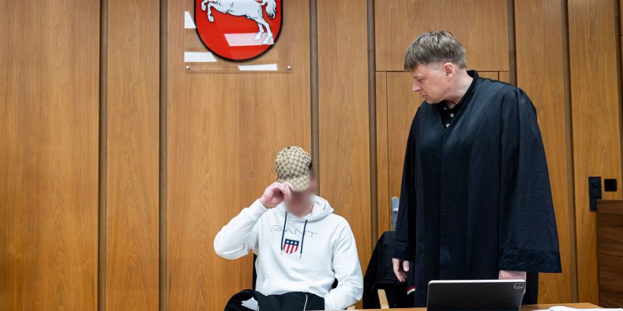 Auch der Richter findet den Versuch, ins Gefängnis eindringen zu wollen, ungewöhnlich: «Die meisten wollen raus.»